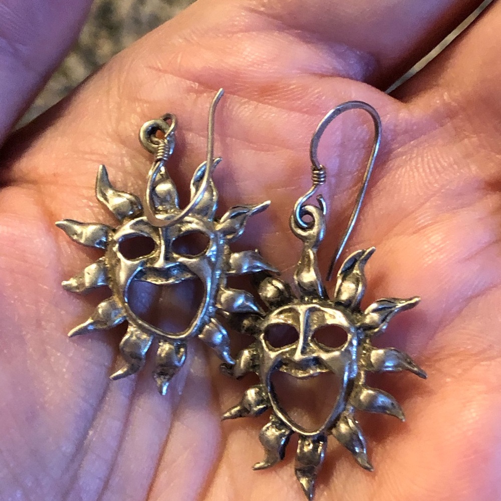 Vtg stamped 925 sterling silver exaggerated smiling suns earrings